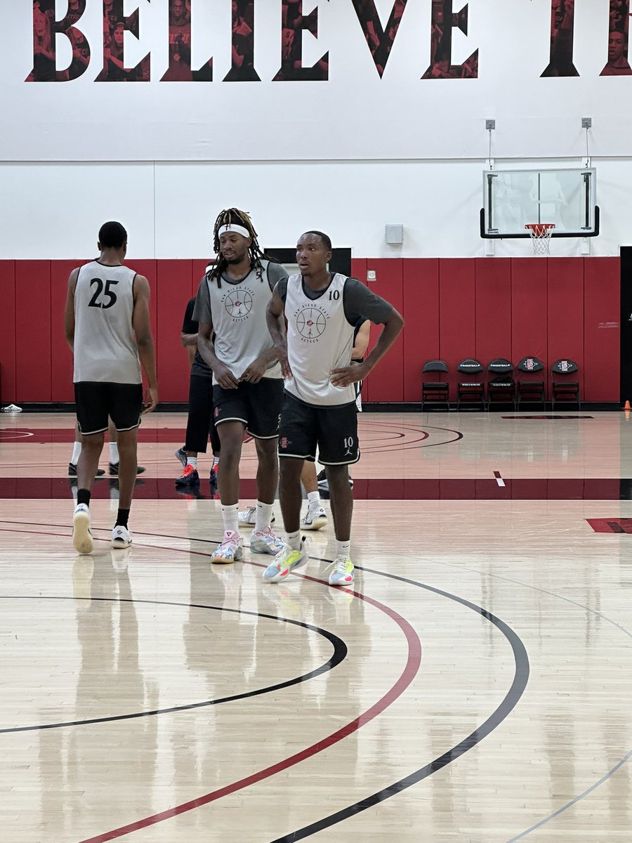 🏀West Coast Tour🏀

Watching <a href="/Aztec_MBB/">San Diego State Men's Basketball</a> 
<a href="/BJDavis_10/">BJ Davis</a> a returning JR guard is dynamic. 

Super quick, athletic, &amp; explosive. Has a high gear, goes full speed for everything. 

He leaps out of the gym &amp; has shown a soft touch from the perimeter as well #GoAztecs #AlamoCityHoops
