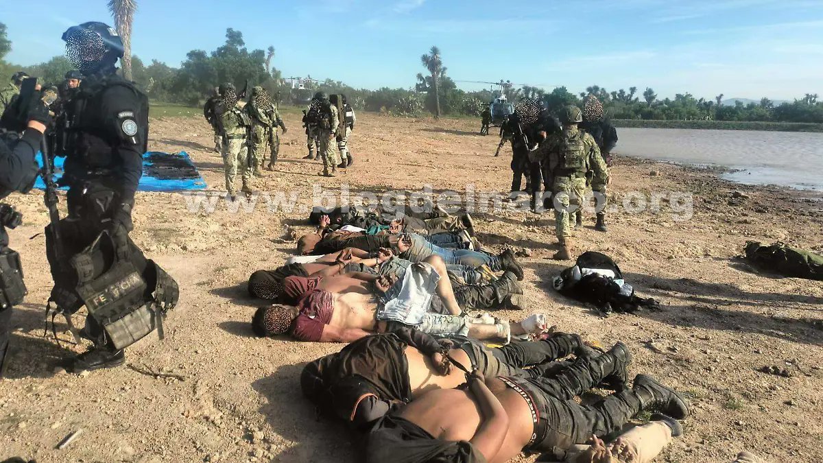 De los 18 Sicarios del CJNG detenidos en Rincón de Romos, Aguascalientes, cuatro estaban reportados como personas desaparecidas, en algunos chalecos estaba la leyenda, "Fuerzas Especiales Chapiza" blogdelnarco.org/2025/07/de-los…