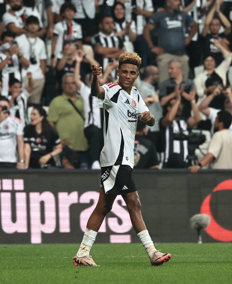 Çok şükür kurtulduk aq. Adam o derece uğursuz ki Rusya ya gitti deprem oldu. Önün şimdi çok açık #Besiktas 
#deprem #Tsunami2025