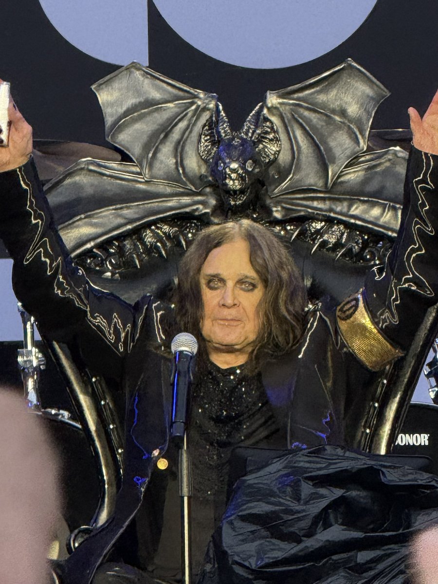 chloe ๐ฉโค๏ธโ๐ฅ (@chloessnakepit) on Twitter photo Rest easy Ozzy ๐คโ๏ธ
thank you for years of happiness. we got you โจ
#RIPOzzyOsbourne #OzzyOsbourne #OzzyForever <a href="/OzzyOsbourne/">Ozzy Osbourne</a> Rest easy Ozzy ๐คโ๏ธ
thank you for years of happiness. we got you โจ
#RIPOzzyOsbourne #OzzyOsbourne #OzzyForever <a href="/OzzyOsbourne/">Ozzy Osbourne</a>