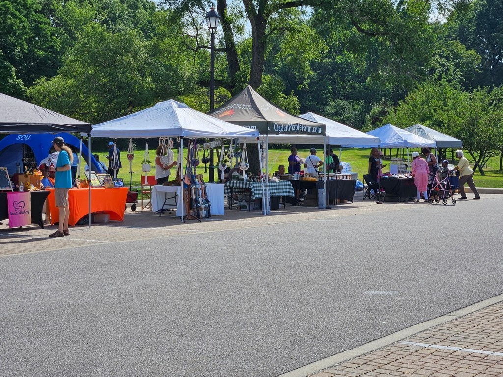 A Celebration of Community, Craft, and Abundance on Tuesday, July 29th at McGregor's first annual Farmer's Market. 
With the first rays of sunlight shining on McGregor,  Tuesday, July 29th, the crowd of vendors arrived.
mcgregoramasa.org/2025/07/30/mcg…