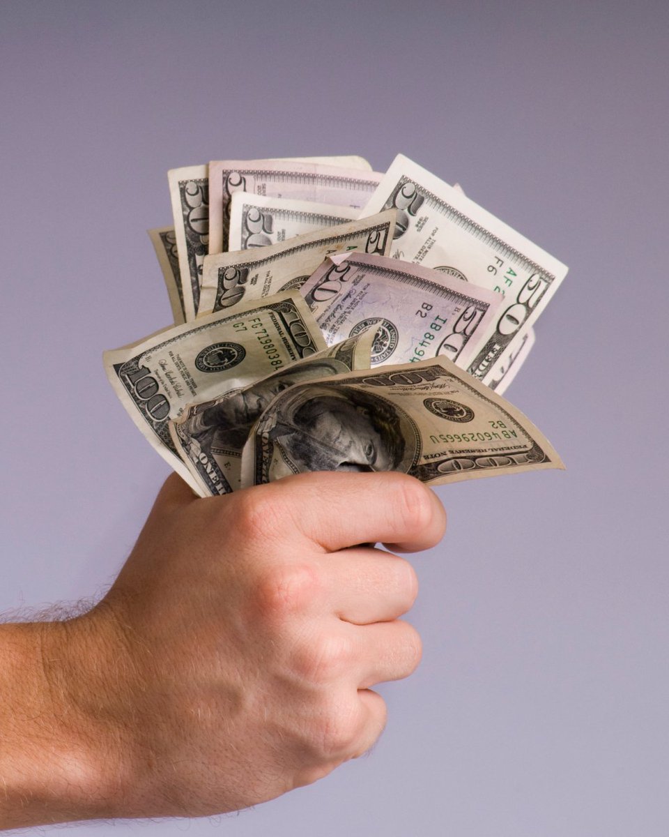 High interest rates didn’t stop investing — they just changed who can play.

Cash buyers make up 33% of real estate deals right now. 

Do you have a strategy for competing with all-cash offers? 

#turbotenant #realestateinvesting #realestateinvestor