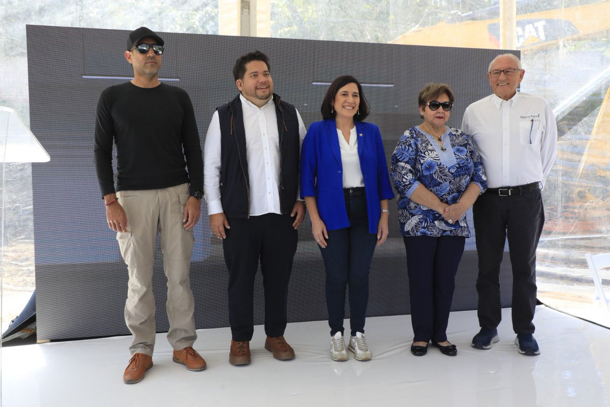 Diario El Salvador (@elsalvador) on Twitter photo #DeDinero | «Solo de proyectos de inversión en temas de construcción andamos en $3,305 millones y este proyecto es parte de eso», subrayó el director de <a href="/COAMSS_OPAMSS/">COAMSS/ OPAMSS</a>, <a href="/LRodriguez_SV/">Luis Rodríguez</a>. 📸: Edison González/ #DiarioElSalvador #DeDinero | «Solo de proyectos de inversión en temas de construcción andamos en $3,305 millones y este proyecto es parte de eso», subrayó el director de <a href="/COAMSS_OPAMSS/">COAMSS/ OPAMSS</a>, <a href="/LRodriguez_SV/">Luis Rodríguez</a>. 📸: Edison González/ #DiarioElSalvador