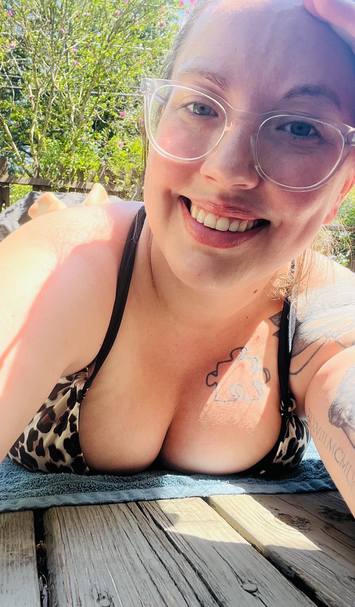 Jelli_Bits's tweet photo. Some sun before the next stream. See yall soon. What to play tonight???
https://t.co/MbPczrumRN https://t.co/4s36C6bueg