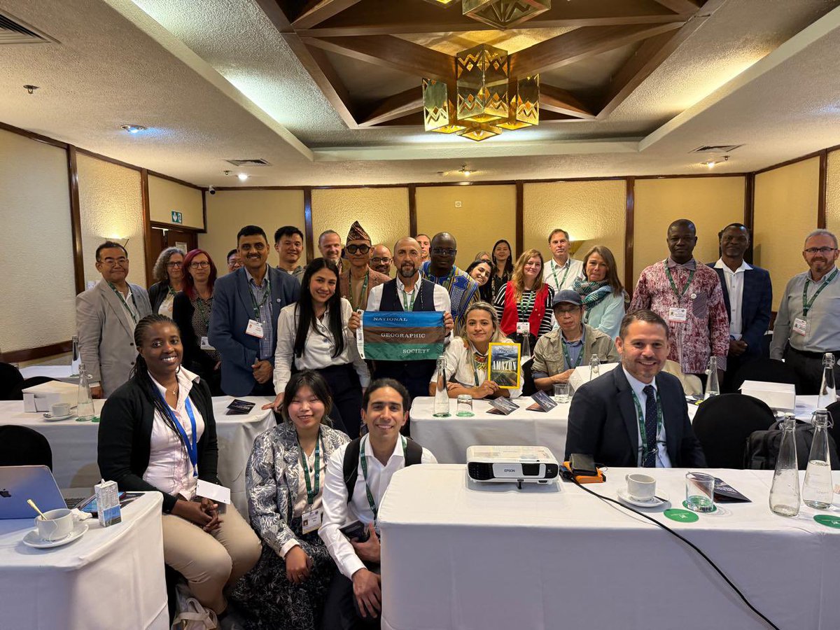 MinAmbienteCo's tweet photo. ¡Histórico! 🇨🇴 Colombia lideró la aprobación de una resolución global para la conservación de los delfines de río en la #COP15Zimbabwe de la @RamsarConv. Un paso clave por la vida en los ríos, los humedales y el bienestar de millones de personas. #AcciónPorLosDelfinesDeRío 🐬 https://t.co/4BDRRgVGDk