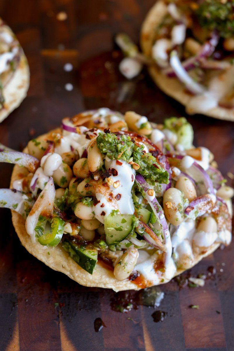 veganricha's tweet photo. NEW!! Cilantro Mint Lime Chutney Beans over crisp tostadas with creamy yogurt and sweet maple dressing! Indian street food inspired fusion tostadas! https://t.co/CLuUD5jfTG https://t.co/hfqxMUWCgb