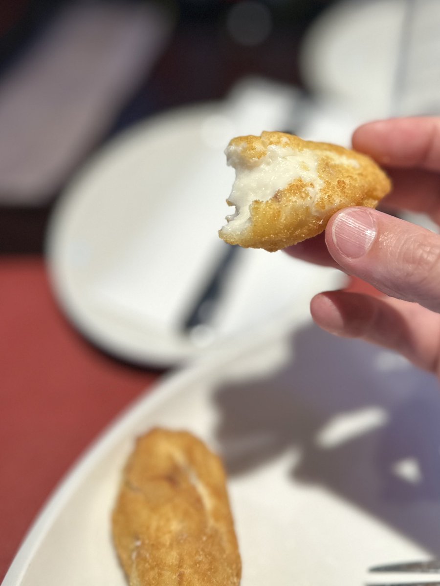 cook_obsession's tweet image. Cena temprana. De vuelta a la civilización.
@RestViavelez es un seguro de vida
Mañana, lechuga