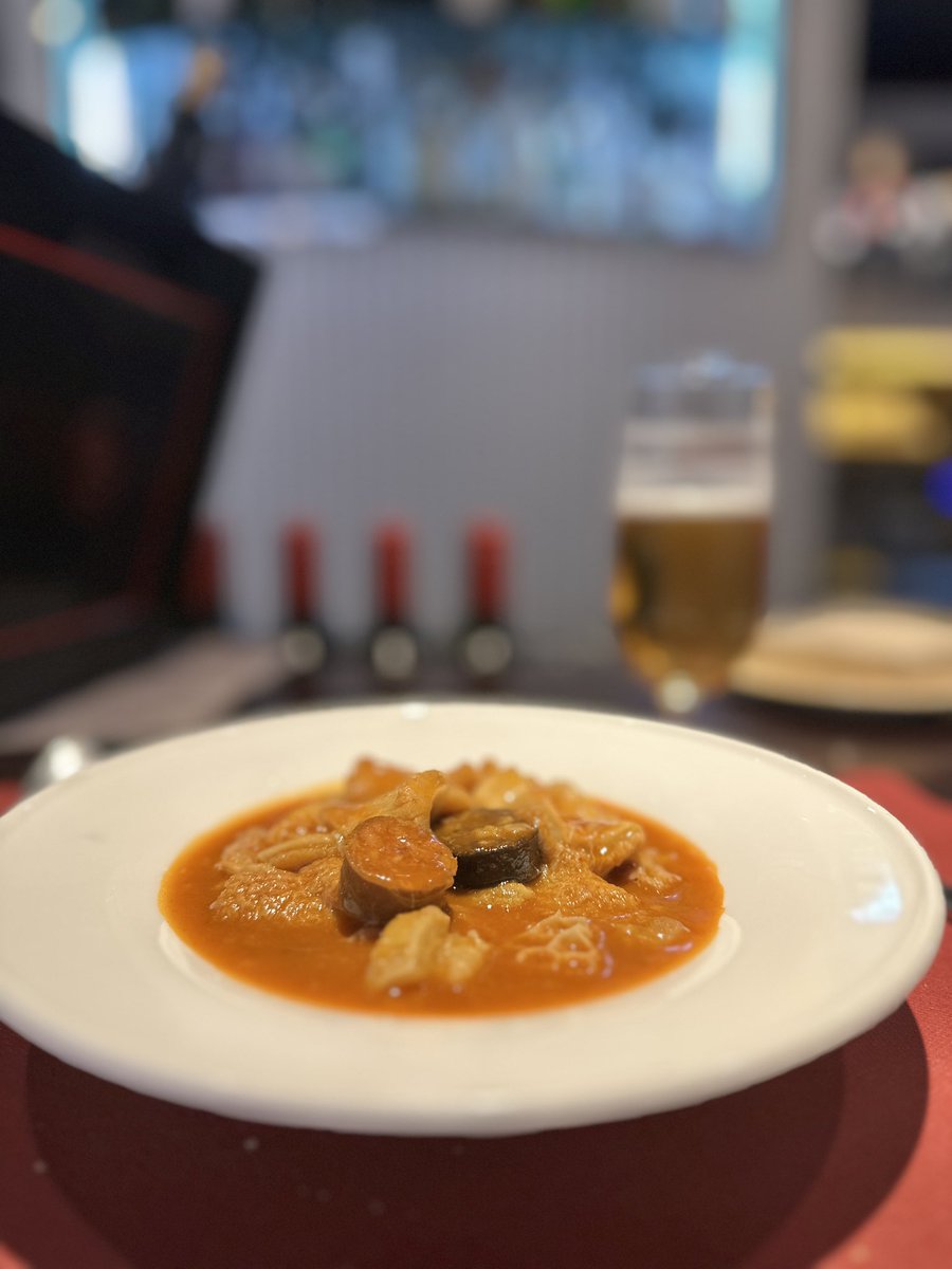 cook_obsession's tweet image. Cena temprana. De vuelta a la civilización.
@RestViavelez es un seguro de vida
Mañana, lechuga