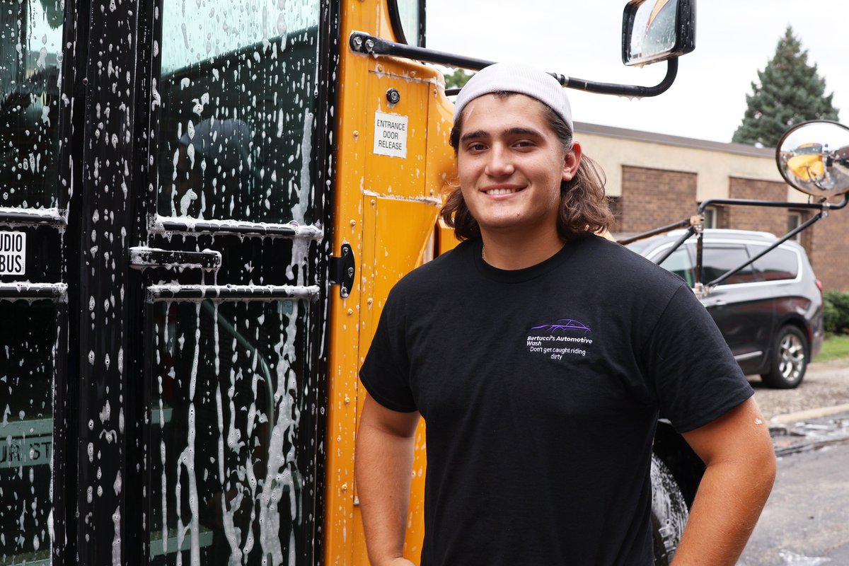 Entrepreneur and alumnus Santino (Sonny) Bertucci '24 is bringing the shine to Bronco buses today! He started Bertucci's Automotive Wash - a growing auto detailing business! "Congratulations, Sonny it was great to see you today! instagram.com/bertucci_autom…
