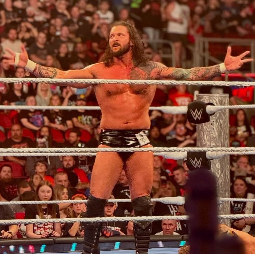 One retweet = One soul who wants Kross to get the push he deserves.

Let's show WWE what time it is. ⏳

#WeWantKross