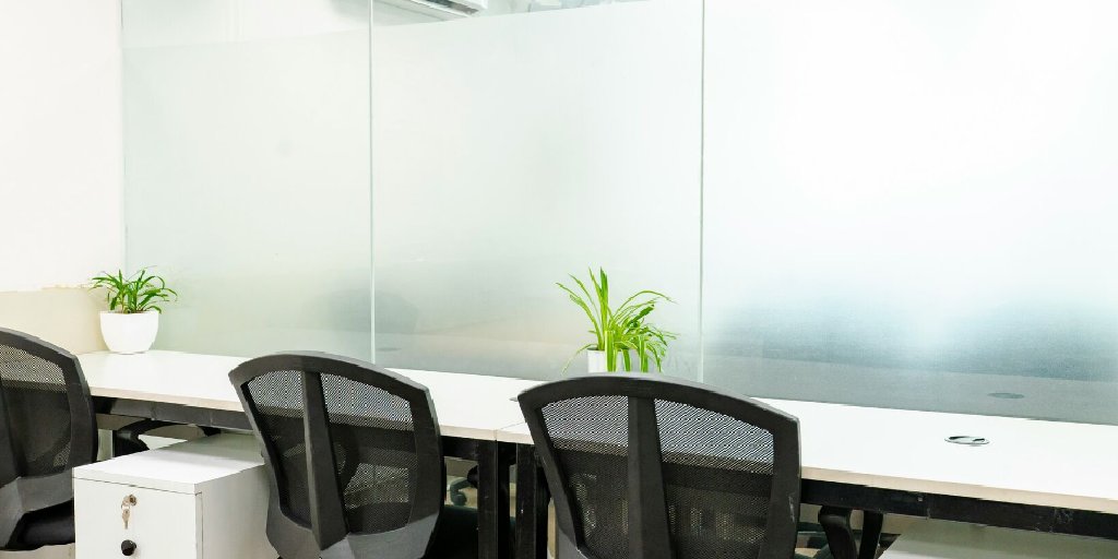 snappytint's tweet photo. Create flexible meeting spaces instantly with decorative window film! 
Transform any glass area into:
-Private video call zones
-Focused work areas
-Branded collaboration spaces
-Noise-reducing environments

No construction. No downtime. Maximum flexibility. https://t.co/TnvkdvZ8wF