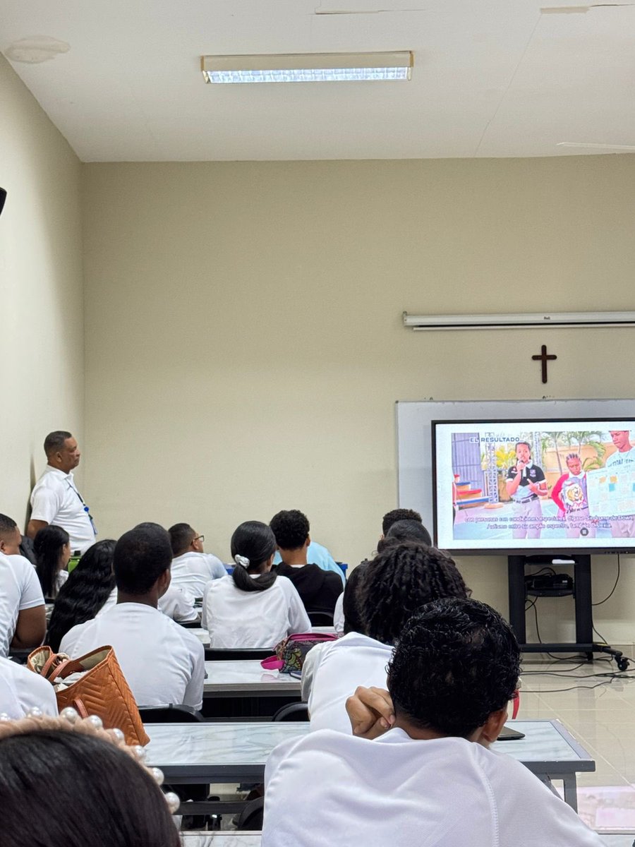 ✨ Día de aprendizaje total en el #CVI2025 SFM 💡
Nuestros jóvenes aprendieron a emprender con visión y propósito 🇩🇴
📚 Taller con Gerardo Pérez
🍫 Visita al Grupo Conacado
¡Ideas, raíces y futuro en una sola jornada! 🚀
#ONAPI #CacaoDominicano #Innovación
