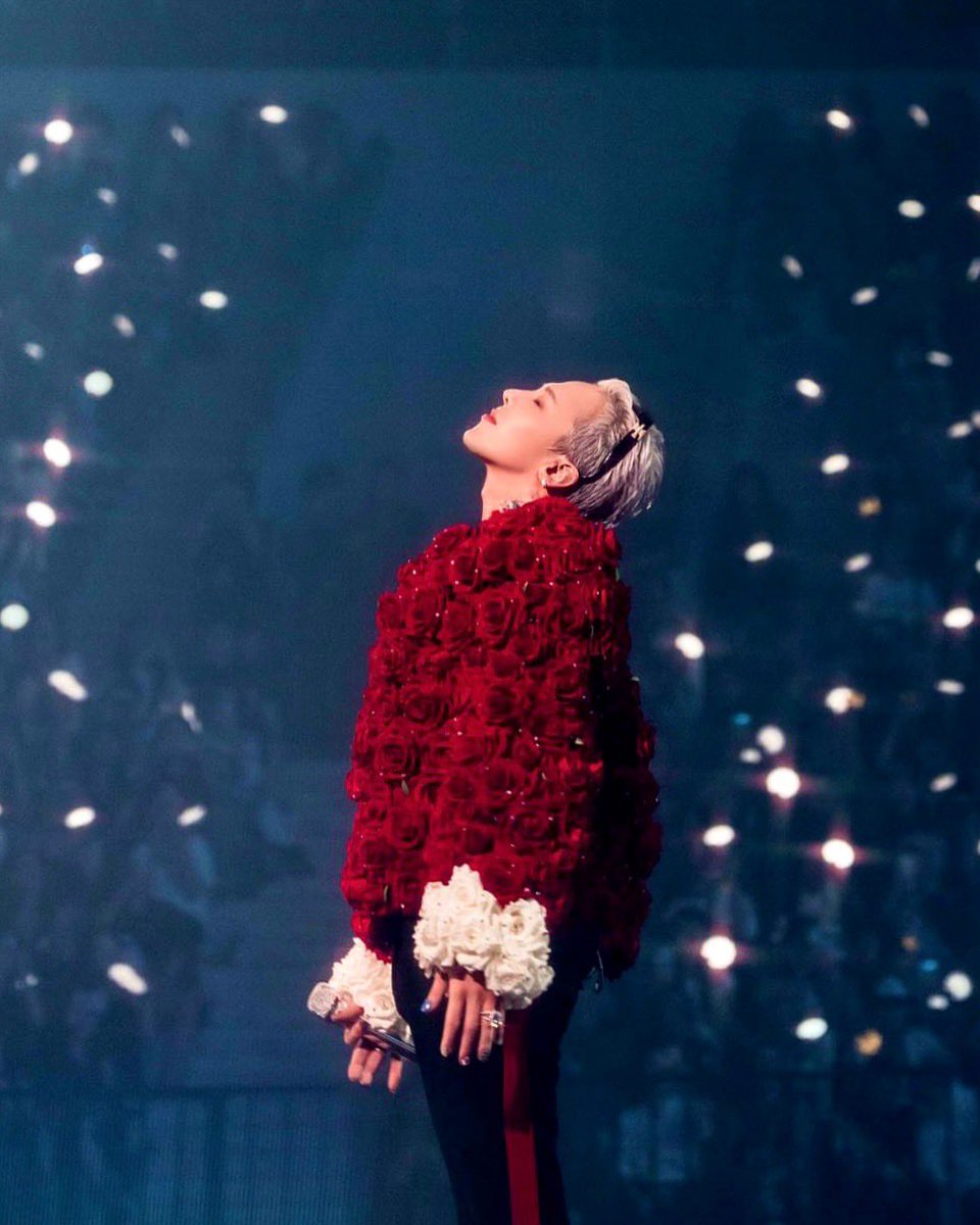 gdragonbra's tweet image. 🏟️| Os ingressos do show de #GDRAGON que acontecerá em Paris, estão ESGOTADOS, incluindo os ingressos com visão parcial do palco.

Isso faz de GD o primeiro artista solo coreano a esgotar os ingressos em um estádio/arena com capacidade para +40 mil pessoas na Europa.