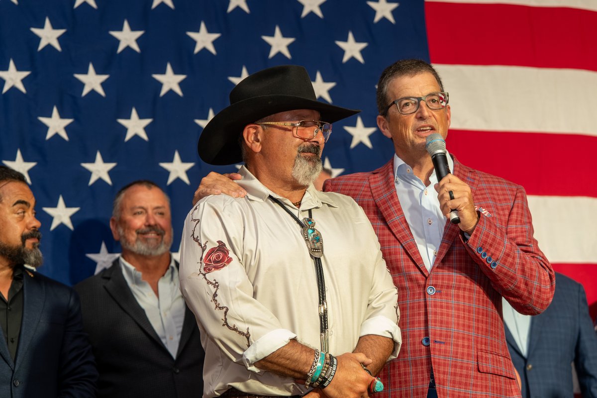 Honoring our newest SWAM Board member, Rick Botnick, at the 2025 Navy SEAL Gold Star Tribute Dinner. 🇺🇸 #SWAM25