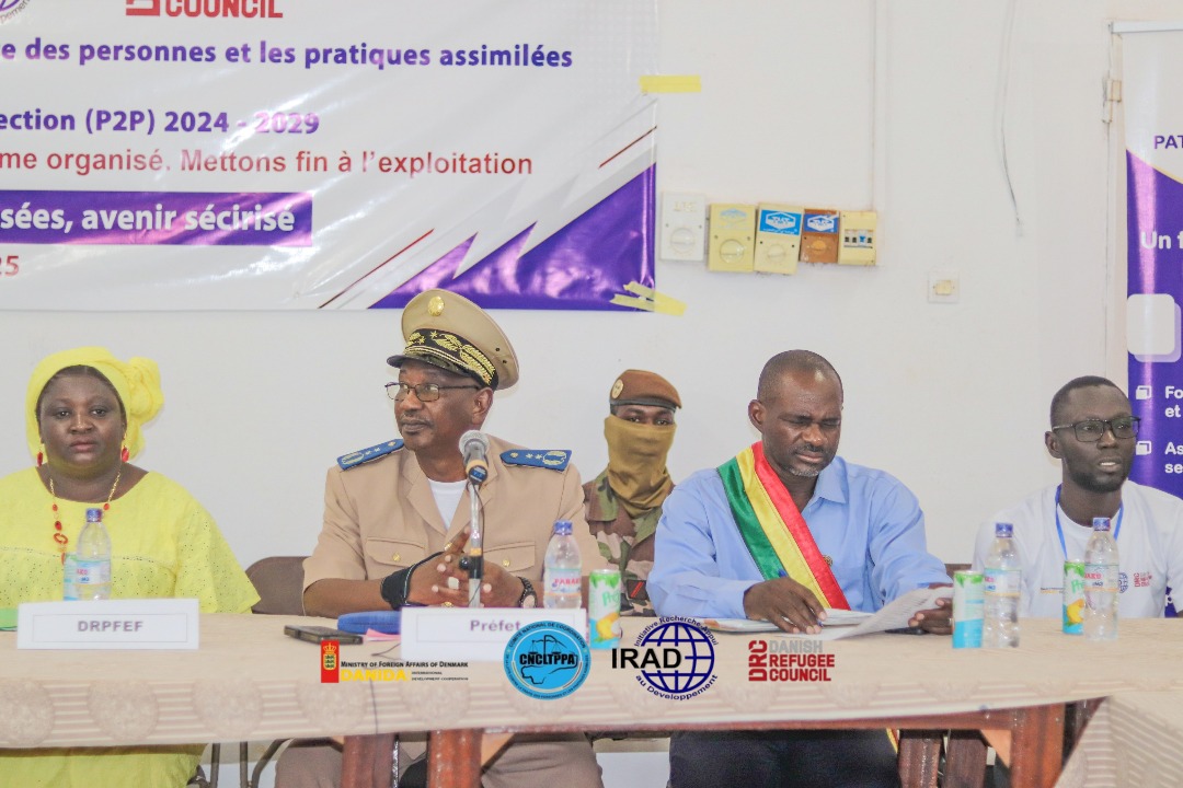 RechercheA71298's tweet photo. 🎙️ Ce matin, avec nos partenaires nous avons marqué la Journée internationale de lutte contre la traite des personnes à Sikasso couplé au lancement du projet P2P
📢 Ensemble, mettons fin à l’exploitation humaine ! Protégeons les personnes en mobilité !
#StopTraite
#P2P
#IRad https://t.co/YoOE9MfbKF