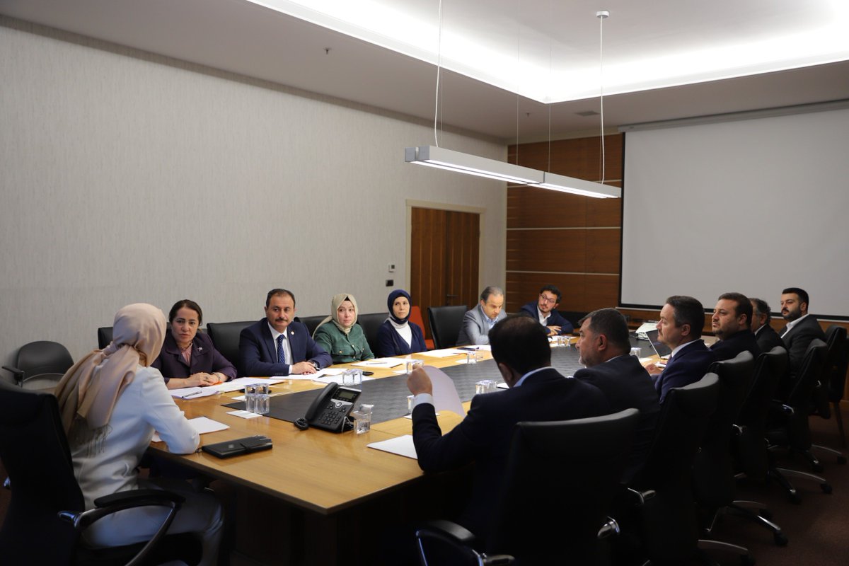 📍 AK Parti Genel Merkez

Sosyal Politikalar Birim Toplantımızda, Roman vatandaşlarımıza yönelik AK Parti döneminde yapılan çalışmaları ve önümüzdeki dönem eylem planlarını değerlendirdik.

Bu ülkenin asli unsuru olan Roman kardeşlerimiz, milletimiz için çalışmaya devam ediyoruz.