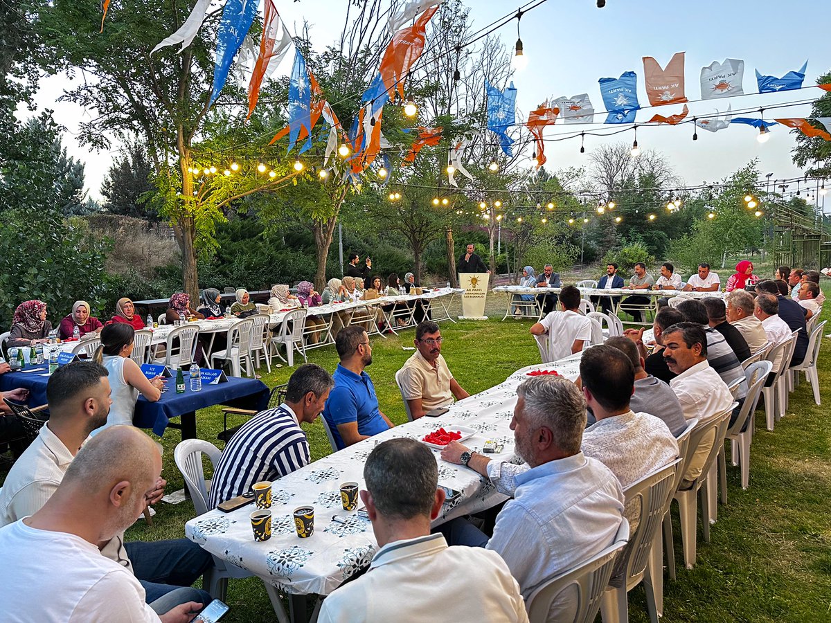 İlçe Danışma Meclisi toplantımızı, kıymetli yol arkadaşlarımızla birlikte gerçekleştirdik.

Bu buluşmalar sadece istişare değil; davamıza olan inancımızı tazelediğimiz, heyecanımızı diri tuttuğumuz birer güç kaynağıdır.