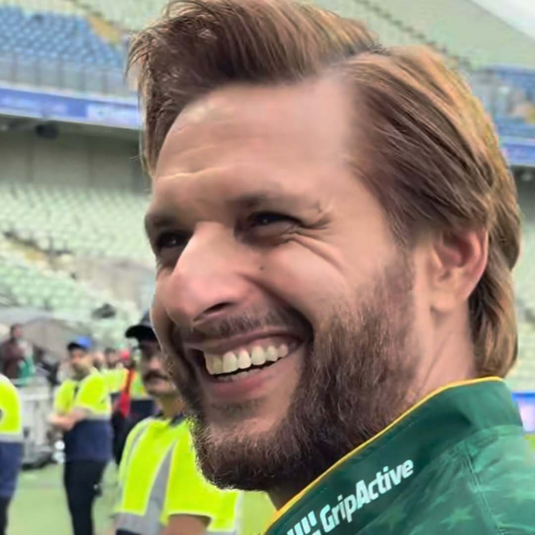 _FaridKhan's tweet image. Shahid Afridi knocked India out of the tournament twice without even playing a single match 🇮🇳🇵🇰😉

If owning India is an art, then @SAfridiOfficial is the Picasso of it 🔥 #WCL25