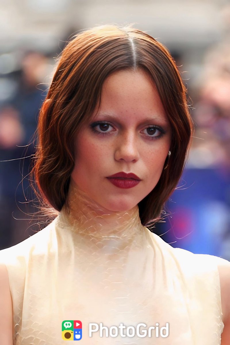 GossipAlerts_'s tweet image. Jenna Ortega at the Wednesday S2 premiere — now in full definition. 🖤✨
We used the Image Enhancer from #PhotoGrid to bring every detail to life! 

Level up your own photos with clarity that stuns ➡️ shorturl.at/EvEwI
#PhotoEnhancer #JennaOrtega #WednesdaySeason2