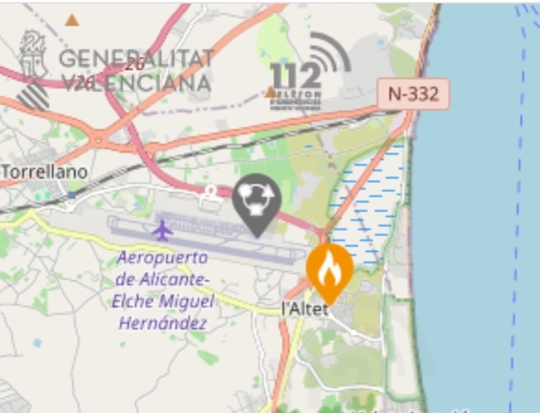 VOSTcvalenciana's tweet photo. 🔥Declarado #incendio de #vegetación en una zona de matorrales en el #Altet (A) próximo al aeropuerto. https://t.co/5pqQDSwN3P