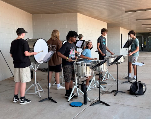 eastmarkhs's tweet photo. 🎶🔥 This summer at Eastmark High School, our Band Camp has been nothing short of magical! 🌟 With a staggering 50% growth in our marching band program this year under Mr. Fischer's leadership, we're ready to shine! 🎉 #BandCamp #EastmarkPride #ShowcasePerformance https://t.co/p62jebH2wt
