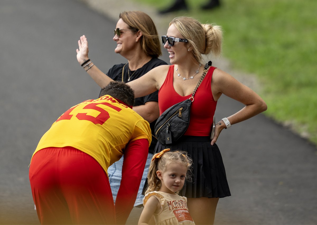 A little family action for <a href="/Chiefs/">Kansas City Chiefs</a> quarterback Patrick Mahomes today at training camp.
