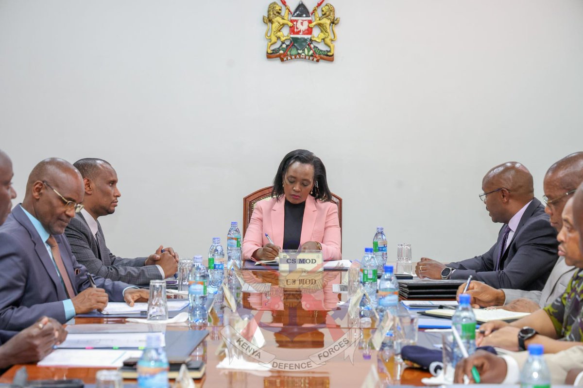 kdfinfo's tweet photo. Defence Cabinet Secretary Hon Soipan Tuya presided over the signing of the Ministry of Defence Departmental Performance Contracts for the 2025-26 Financial Year with Heads of Department led by Principal Secretary Dr Patrick Mariru.

See more: https://t.co/UdwVuPq4gE https://t.co/hSWf3FlFzn