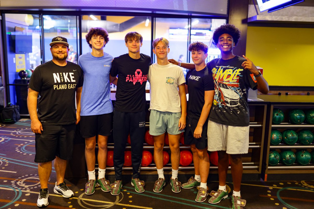 Coach Mikeska (@coachemupkidd) on Twitter photo Had a brother hood day today after morning work outs! TE & WR had breakfast and then the QBs joined the RB’s and DLine for some bowling! Had a brother hood day today after morning work outs! TE & WR had breakfast and then the QBs joined the RB’s and DLine for some bowling!