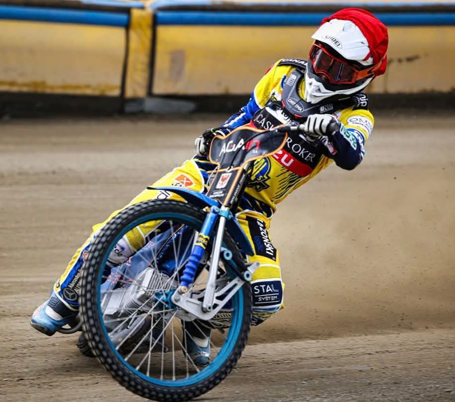 22 "oczka" młodych Stalowców w I rundzie półfinałowej DMPJ w Ostrowie.

13. Mikołaj Krok (d,1,1,-,1) 3
14. Leon Szlegiel (0,1,-,0) 1
15. Oskar Chatłas (0,-,2,1,0) 3
16. Igor Kordun (2,1,1,2,2) 8
20. Hubert Jabłoński (2,0,3,2) 7

#STALeRAZEM
