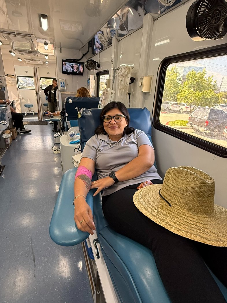 CWDriverCos's tweet image. Thank you to everyone who joined the AGC Construction Industry-Wide Blood Drive in San Diego! We met our goal of 20 units—enough to help save up to 60 lives. Proud to build a stronger community, one donation at a time. #CWDriverCos #Construction