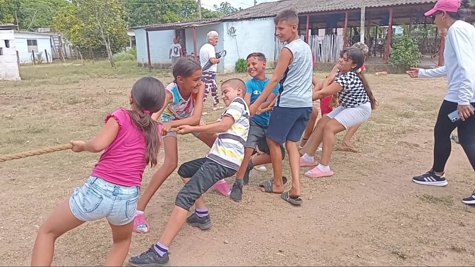 Panchito Gómez Toro antiguo Batey azucarero en #VillaClaraConTodos disfrutó de un amplio programa de actividades recreativas para sus diferentes grupos etáreos.