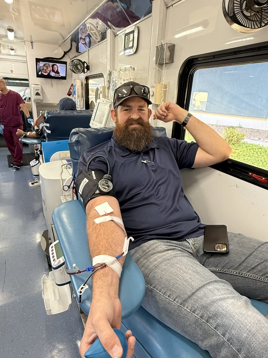 CWDriverCos's tweet image. Thank you to everyone who joined the AGC Construction Industry-Wide Blood Drive in San Diego! We met our goal of 20 units—enough to help save up to 60 lives. Proud to build a stronger community, one donation at a time. #CWDriverCos #Construction