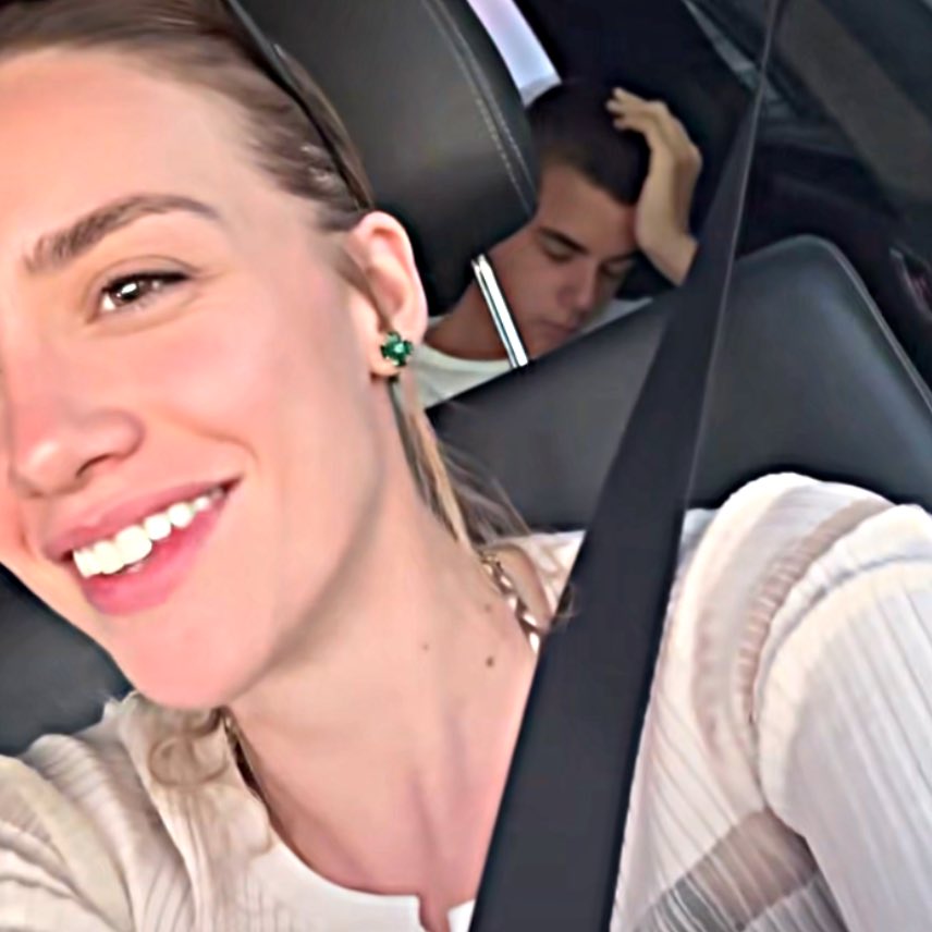 A nuk supozohet qe ato duhet te mbajn shoferin zgjuar… 🤣🤣🤣
#heidibaci / #teambaci / #heidiromeo