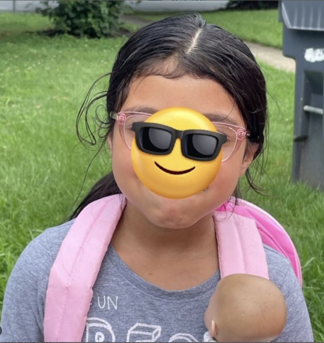 We loved taking the Mobile Eye Care Unit to Montgomery County Public Schools in June to provide eye exams. And in July, we returned to distribute eyeglasses for the students we saw. Each student got two pairs - one for school and one for home! Thank you @gloriajcsl for the 📷!