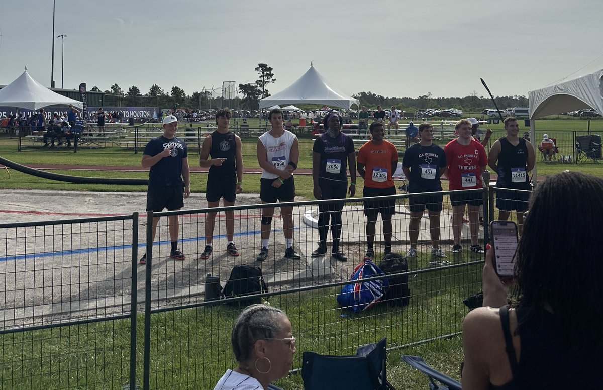 MidTenTrackclub's tweet photo. Down in Houston TX. Took 8th place in the shot put.(54’8.25). Class of 2026. #trackandfield #thower #shotput #unsigned https://t.co/PGqTqSB863