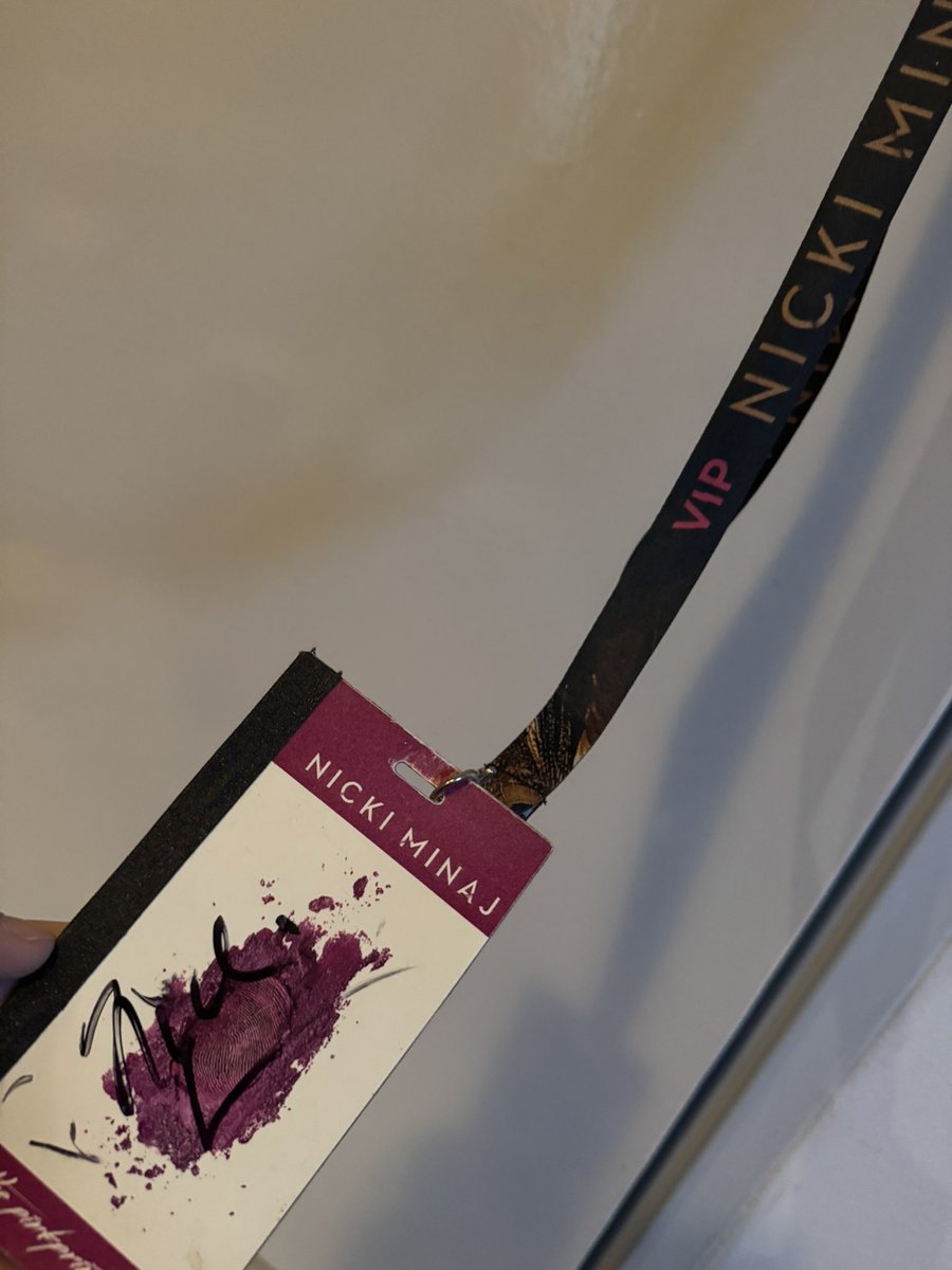 Anyone interested in a signed Nicki Minaj VIP lanyard? I've met her a while ago and she signed this. #nickiminaj