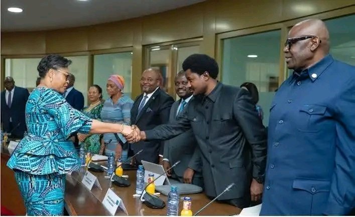 L'oeil intelligent 👁️ (@onesimemuamba) on Twitter photo 💠💠💠💠💠
Détournement de deniers publics : <a href="/ConstantMutamba/">Constant Mutamba</a> demande de faire comparaître la P.M <a href="/SuminwaJudith/">Judith SUMINWA TULUKA</a>, <a href="/SE_ROSEMUTOMBO/">RoseMutomboKiese</a>, <a href="/ALINGETEJULES_K/">JULES ALINGETE KEY</a> , <a href="/AlexisGisaro_/">Alexis GISARO</a>...
La liste est tellement longue ⚖️
<a href="/central_sage/">ᏟᎬᏁᎢᏒᎪᏞ👑🇨🇩</a>
<a href="/tresorkanda2/">TRÉSOR MWANZA</a> 💠💠💠💠💠
Détournement de deniers publics : <a href="/ConstantMutamba/">Constant Mutamba</a> demande de faire comparaître la P.M <a href="/SuminwaJudith/">Judith SUMINWA TULUKA</a>, <a href="/SE_ROSEMUTOMBO/">RoseMutomboKiese</a>, <a href="/ALINGETEJULES_K/">JULES ALINGETE KEY</a> , <a href="/AlexisGisaro_/">Alexis GISARO</a>...
La liste est tellement longue ⚖️
<a href="/central_sage/">ᏟᎬᏁᎢᏒᎪᏞ👑🇨🇩</a>
<a href="/tresorkanda2/">TRÉSOR MWANZA</a>