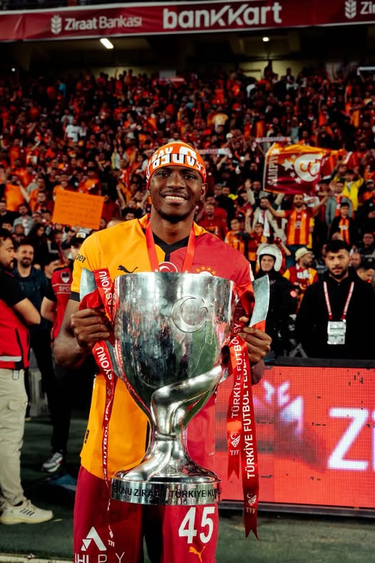 30 Temmuz 1996 George Hagi
30 Temmuz 2023 Mauro İcardi
30 Temmuz 2025 Victor Osimhen