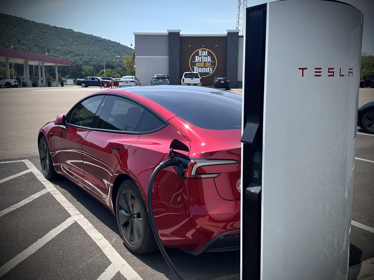 I realize very few of my followers give a shit about Tesla, but I still have to post a Tesla photo every once in a while. 

Like seeing the new superchargers creeping into my area.