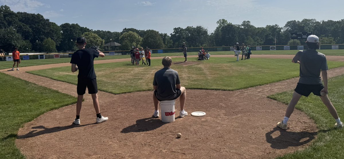 CoachHopely's tweet image. “The Future” baseball clinic at Alcyon Park is in the books! Lots of water breaks and some freeze pops helped us through the heat! The future of baseball is bright! Thank you to all the high school players who volunteered and to all who participated. @PHSBaseballNow