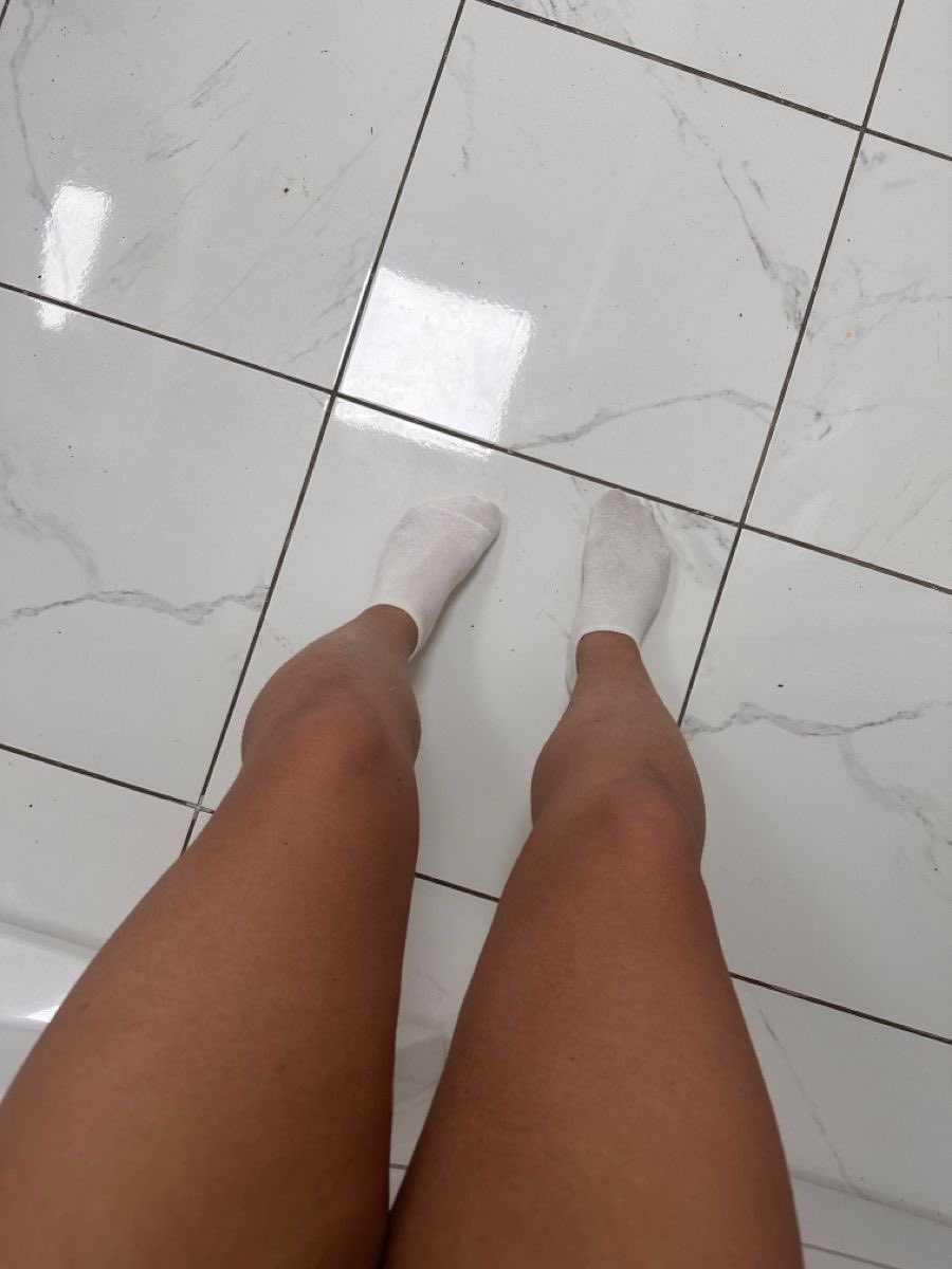 AvaRae262's tweet photo. Socks never stay on for long… 🧦💌
#socks #socktease #feetlover #feetpicsdaily #toes #feetcommunity #sockfetish https://t.co/LCShDzrBTG