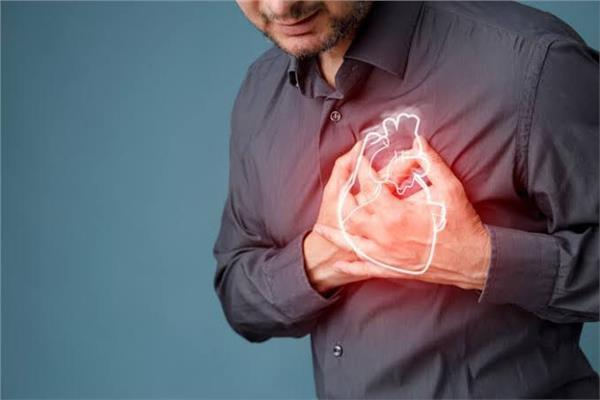 التمييز بين السكتة والنوبة القلبية... مسافة فاصلة بين الحياة والموت 