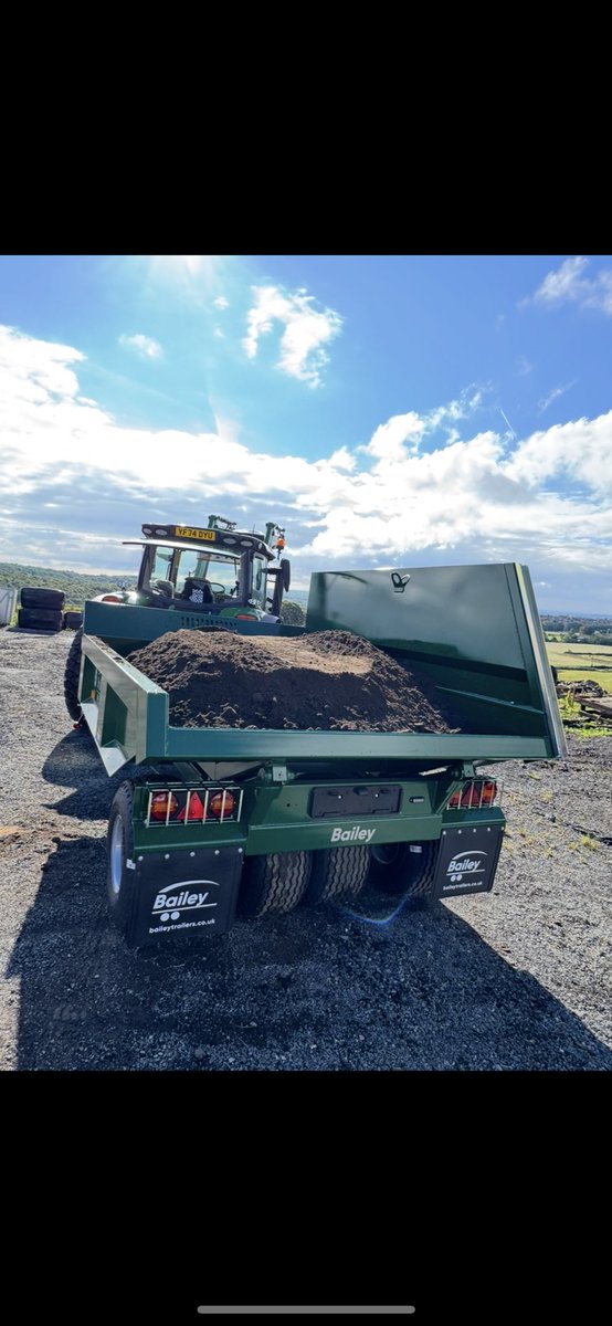 New trailer day 🚜🚜
<a href="/RiponFarmServ/">Ripon Farm Services</a> <a href="/BaileyTrailer/">Bailey Trailers</a>