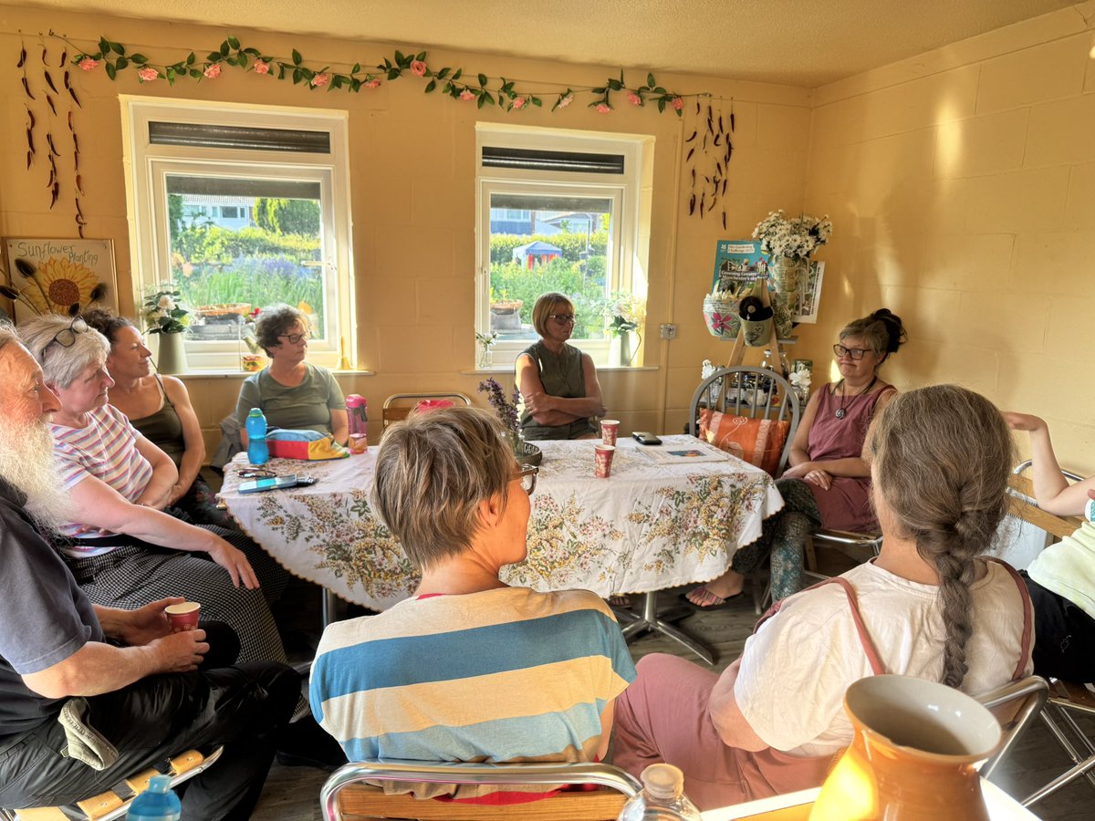 Great hosting Victoria delivering summer qigong and all enjoying the season along with celebrating the fire element. #Summer #MoveMore #Fire #LeesParkEcoHub