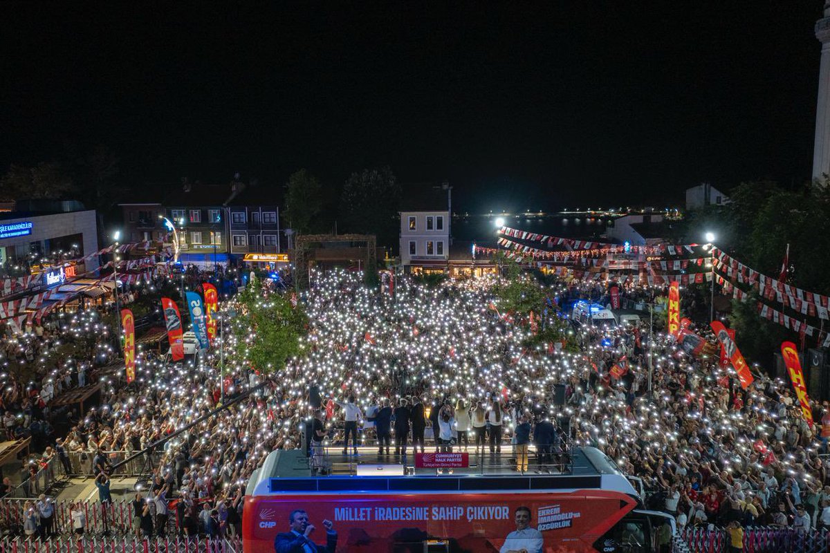 eczozgurozel's tweet photo. Rüzgarı sert, insanı mert Şile’nin mücadelesine teşekkür ediyorum.

Tüm Türkiye’ye sesleniyorum:

Son seçimleri kazanan, tüm anketlerde birinci olan, darbeye meydan meydan direnen, barışın da mücadelenin de güvencesi olan Cumhuriyet Halk Partisi’ne güvenin!

Kimseye istediği gibi at oynattırmayacağız!