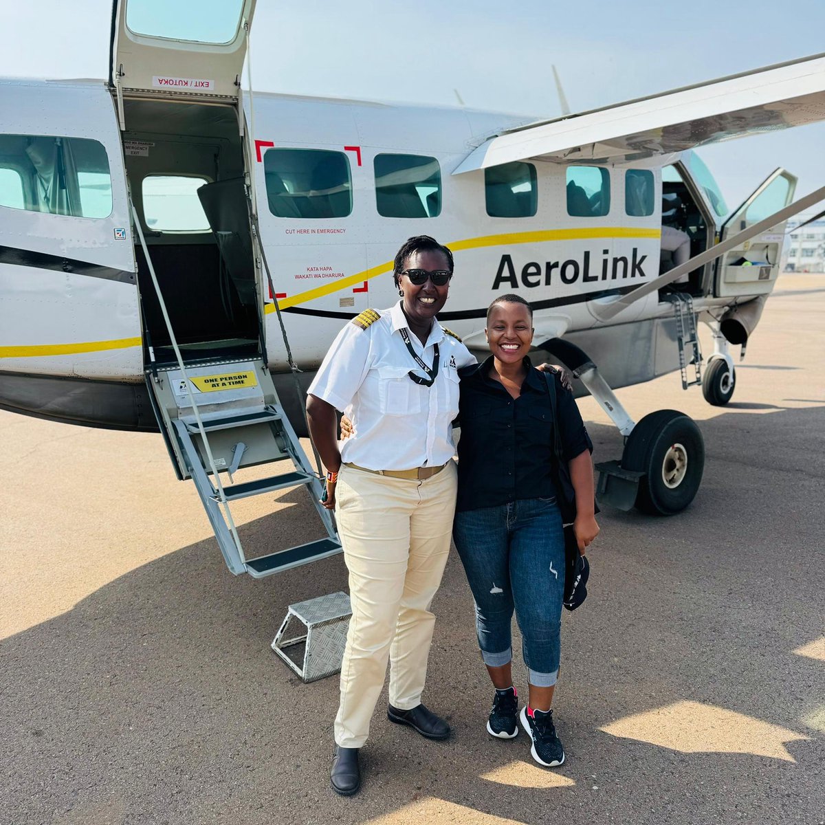 AerolinkUganda's tweet image. The AeroLink solution to complex #travel? Unmatched staff excellence and trusted partnerships.

Country manager Capt Catherine with tour operator Dorine exemplifies our commitment to a seamless journey.

Fly with confidence. Fly #AeroLink.
#StaffExcellence #Aviation #SafariReady