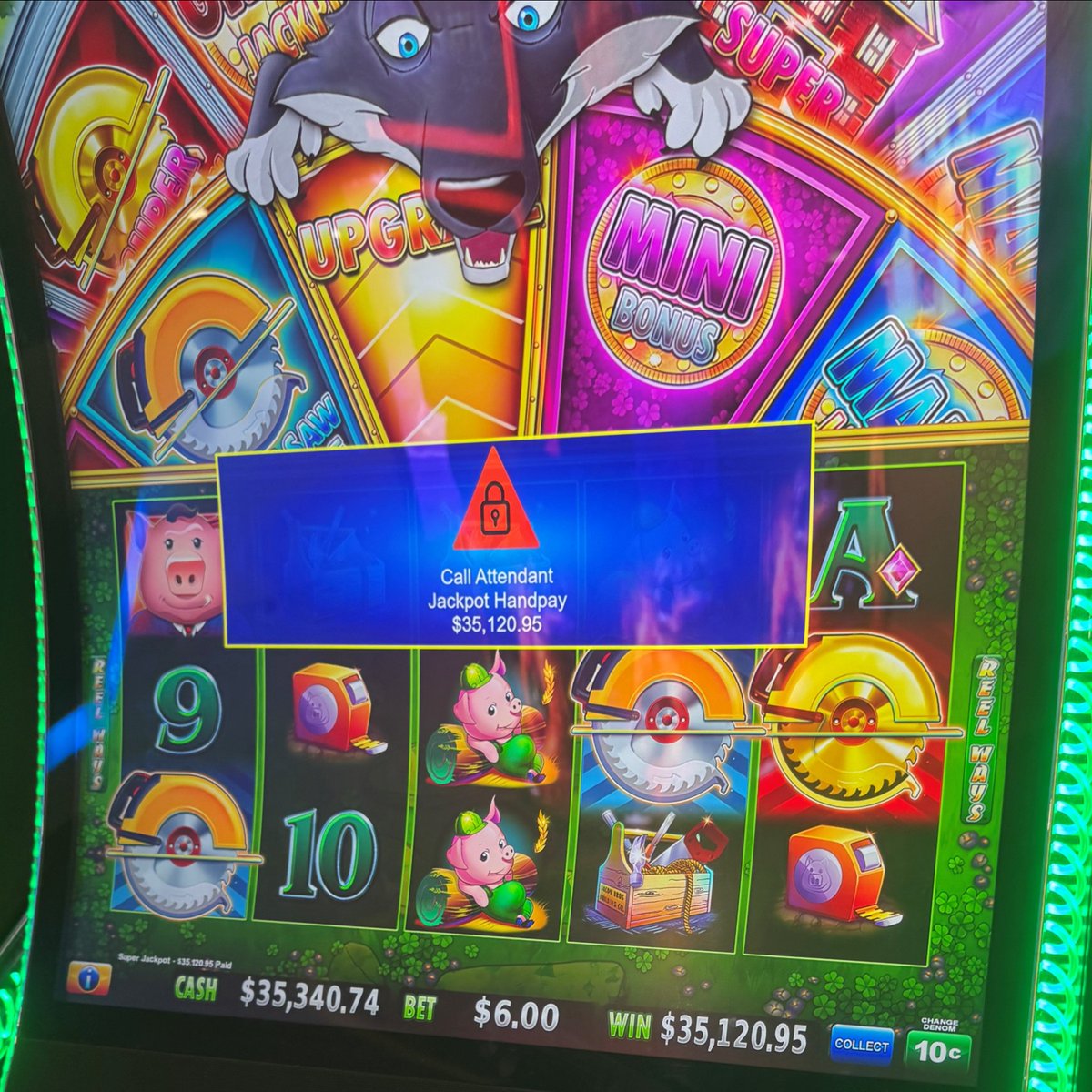 Congratulations to this week's #LargeJackpot winners 🎰

Who's next to find luck out on the #CasinoFloor? It could be you! Take a chance today at Resorts World New York City 🤞 #WinningWednesday