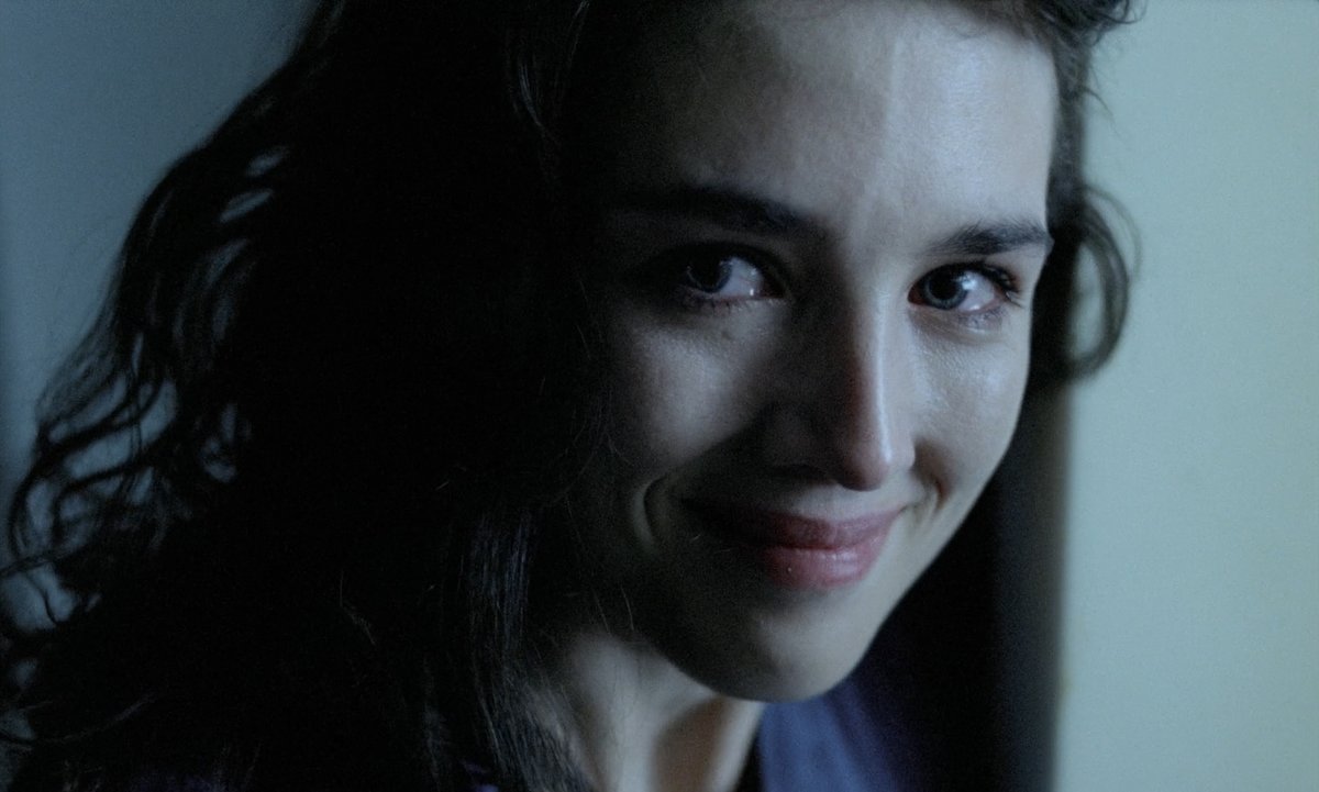 JackOCine's tweet image. À mi-chemin entre le drame intime et l’horreur métaphysique, #Possession est un film de rupture au sens littéral, où tout craque : les nerfs, les murs, le réel. La caméra d&apos;Andrzej Żuławski s’égare comme les êtres qu’elle suit, prise dans un flux de rage et de stupeur absolu.