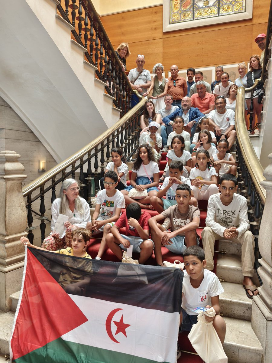 Podemos Xixón (@podemosxixon) on Twitter photo 🇪🇭 Nuestra portavoz en el Ayuntamiento, <a href="/OlayaSuarez/">Olaya Suárez</a>, asistió esta mañana a la recepción en la Casa Consistorial a los niños y niñas saharauis que participan este verano en el programa Vacaciones en Paz. ¡Viva el Sáhara libre! 🇪🇭 Nuestra portavoz en el Ayuntamiento, <a href="/OlayaSuarez/">Olaya Suárez</a>, asistió esta mañana a la recepción en la Casa Consistorial a los niños y niñas saharauis que participan este verano en el programa Vacaciones en Paz. ¡Viva el Sáhara libre!