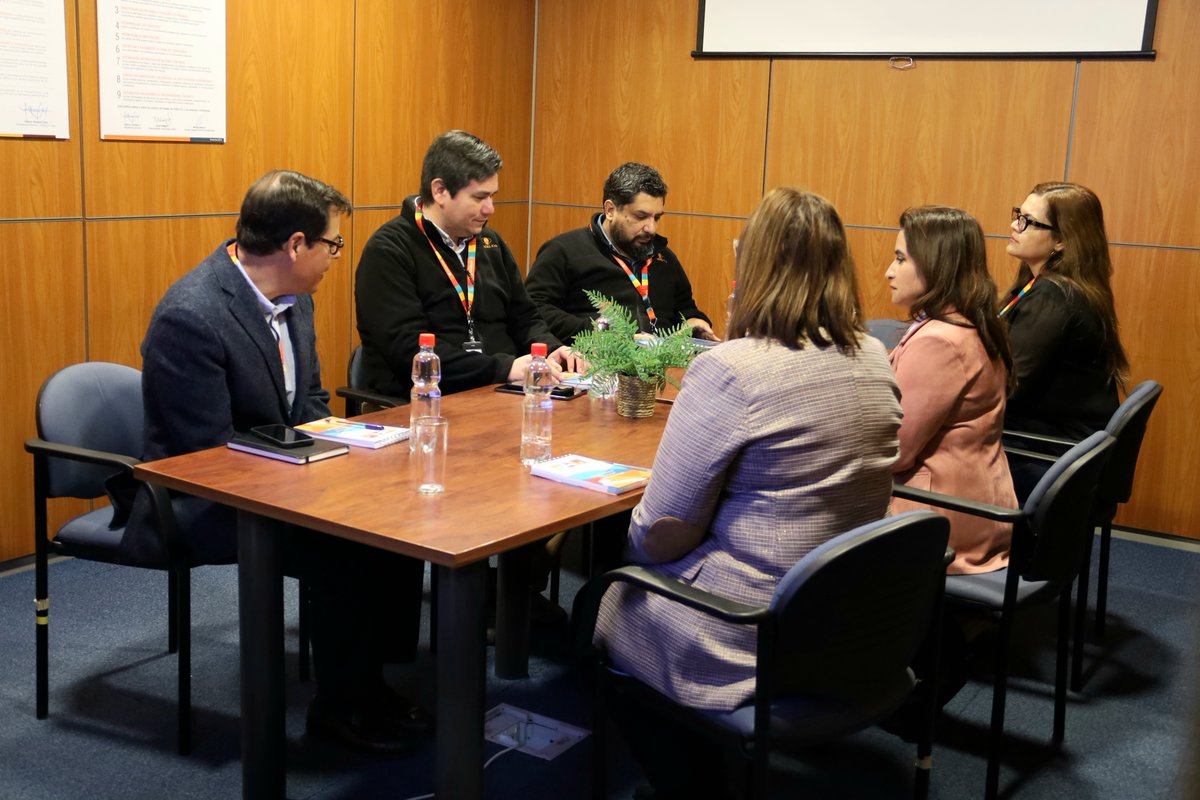 En un paso clave hacia una minería más justa y sostenible <a href="/CodelcoChile/">Codelco</a> <a href="/CChCCalama/">CChC Calama</a> concretaron 1era rueda de negocios en Centro de Colaboración para el Empleo y Proveedores Locales, buscando fortalecer la participación de empresas del territorio en la cadena de valor de minería